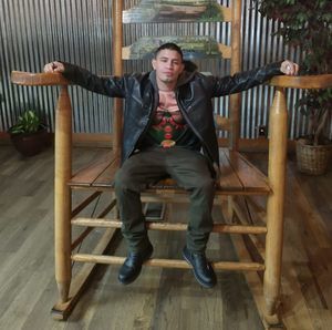 Meet your Posher, Jonathan